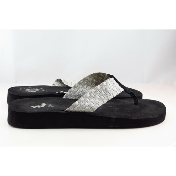 Yellow Box Flip Flops Silver Fabric Women‎ Shoes Size 8.5 Medium - Picture 3 of 6